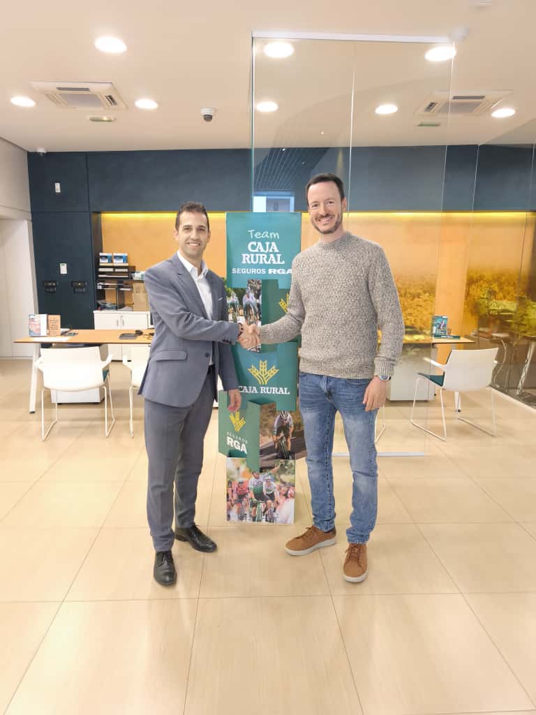 La Federación Navarra de Hípica y Caja Rural de Navarra firman un acuerdo de colaboración en beneficio de las y los jóvenes federados